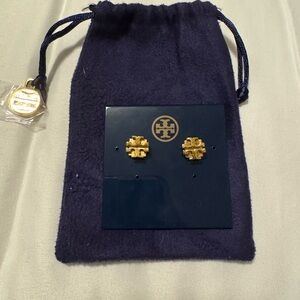 Tory Birch Kira Stud Earrings Logo in Gold